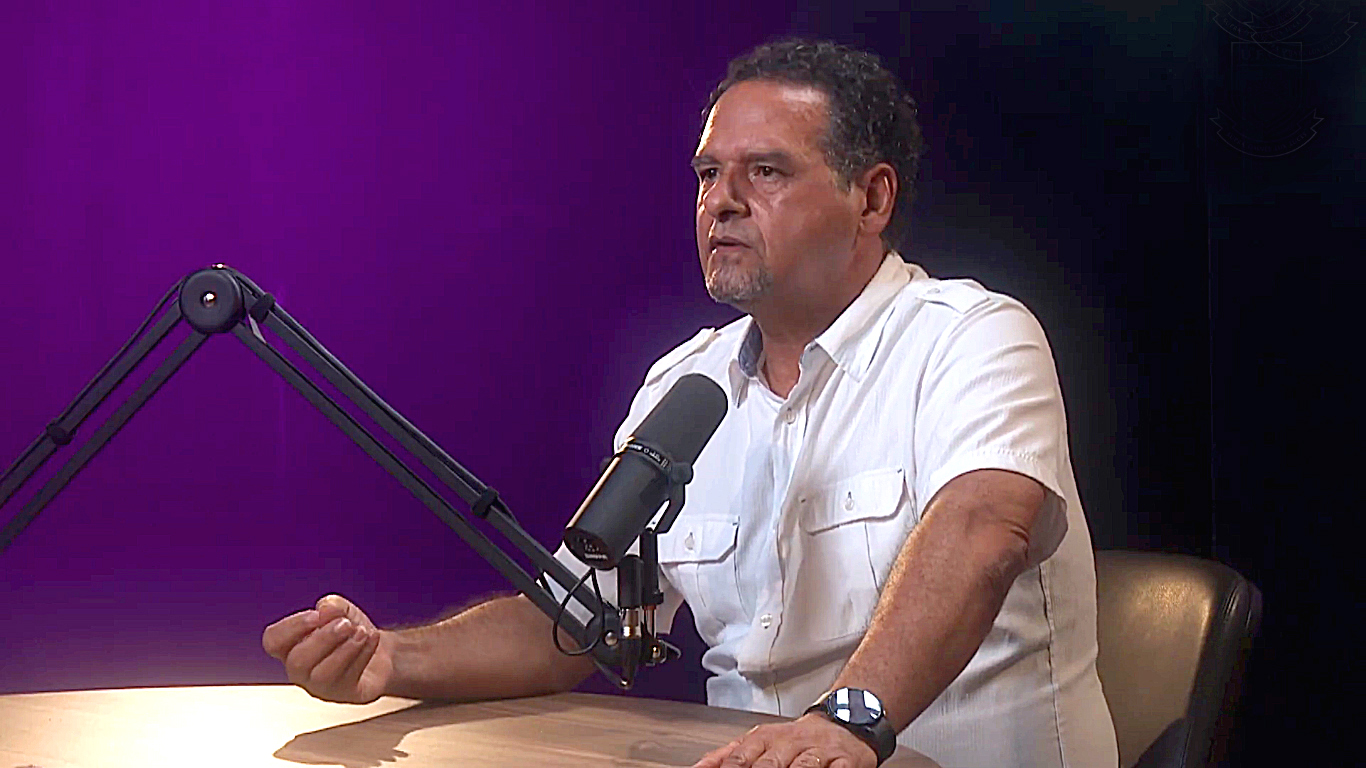Jorge Ribas fala sobre música, arte e tecnologia no Conexão UFCG